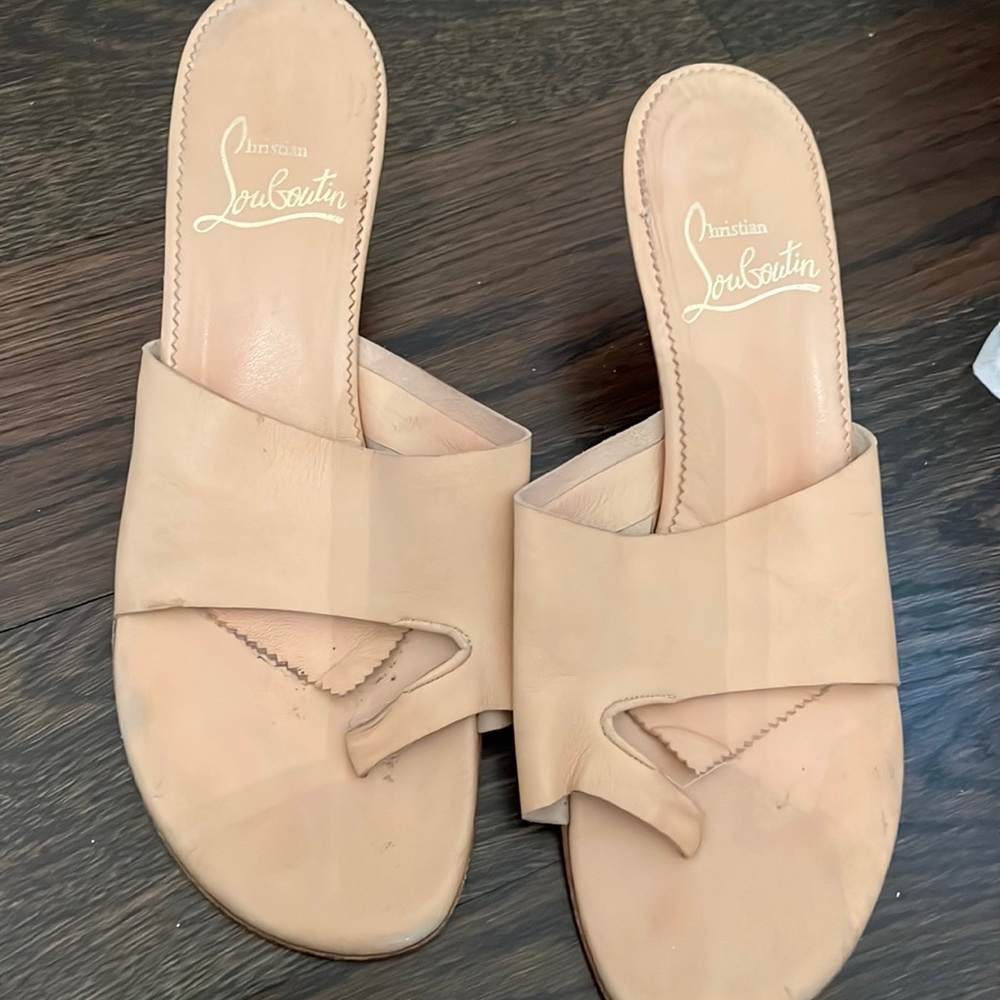 Christian Louboutin designer nude kitten heel thong sandal